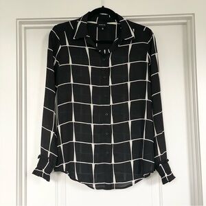 Who What Wear for Target Black/White Button Down Blouse - Size XS